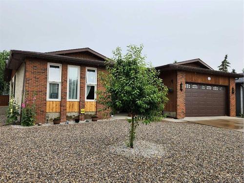 1422 Mccrimmon Drive, Carstairs, AB - Outdoor