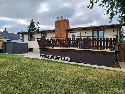 1422 Mccrimmon Drive, Carstairs, AB - Outdoor With Deck Patio Veranda