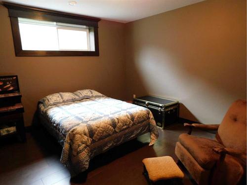 16 South Shore Close, Brooks, AB - Indoor Photo Showing Bedroom