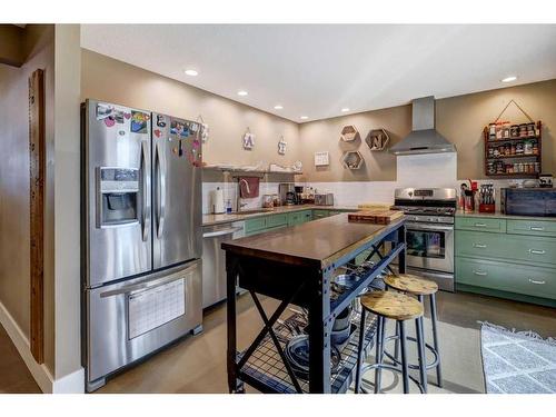 406 16 Street East, Drumheller, AB - Indoor Photo Showing Kitchen