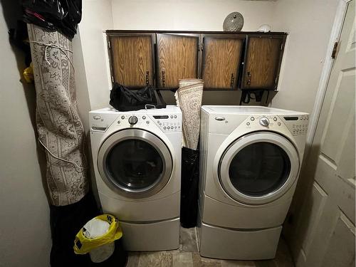 39-Beamish Park Drive East, Brooks, AB - Indoor Photo Showing Laundry Room