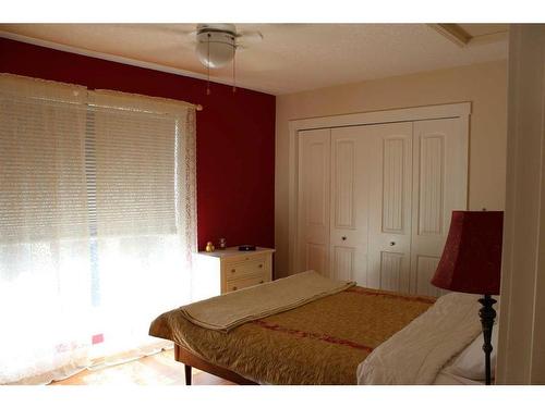 1269 23 Avenue, Didsbury, AB - Indoor Photo Showing Bedroom