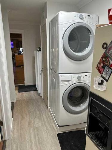 176 1 Avenue West, Tilley, AB - Indoor Photo Showing Laundry Room