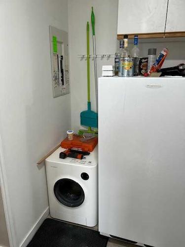 176 1 Avenue West, Tilley, AB - Indoor Photo Showing Laundry Room