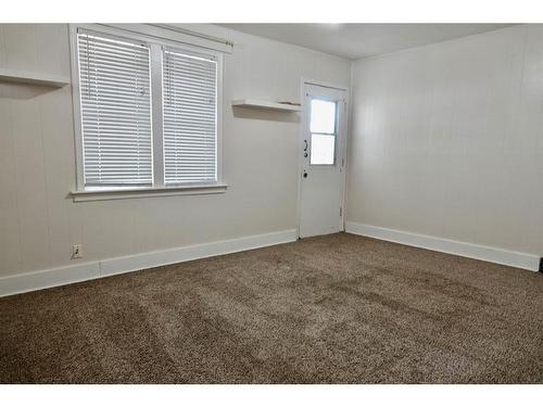 210 2 Street East, Drumheller, AB - Indoor Photo Showing Other Room