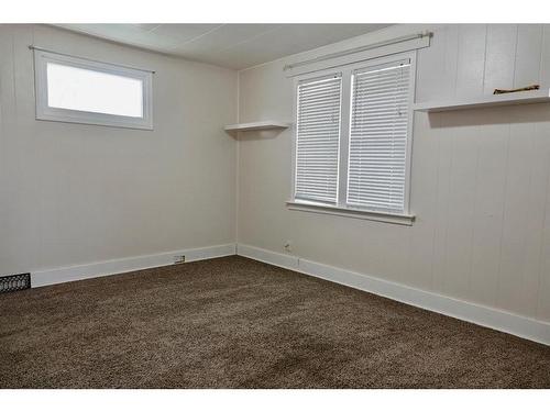 210 2 Street East, Drumheller, AB - Indoor Photo Showing Other Room