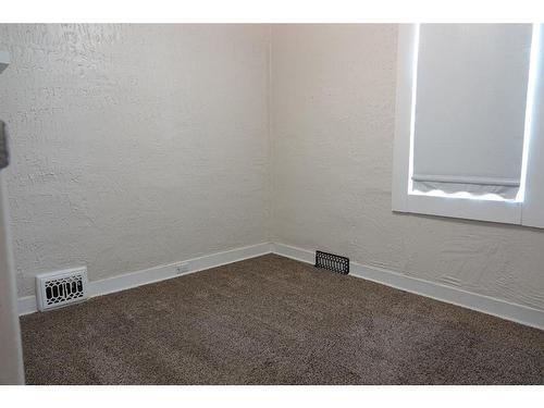 210 2 Street East, Drumheller, AB - Indoor Photo Showing Other Room