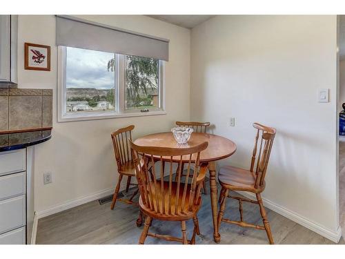 1430 4 Ave Nw, Drumheller, AB - Indoor Photo Showing Dining Room