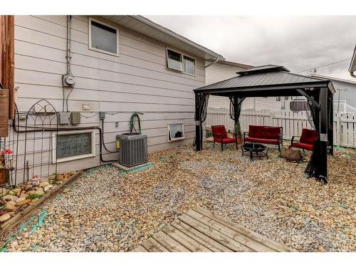 1430 4 Ave Nw, Drumheller, AB - Outdoor With Exterior