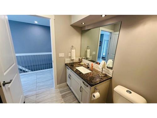 20 Garden Way, Drumheller, AB - Indoor Photo Showing Bathroom