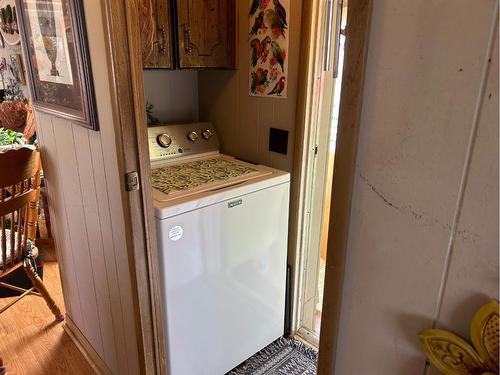 207 2 Avenue North, Morrin, AB - Indoor Photo Showing Laundry Room