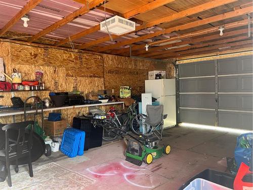 207 2 Avenue North, Morrin, AB - Indoor Photo Showing Garage