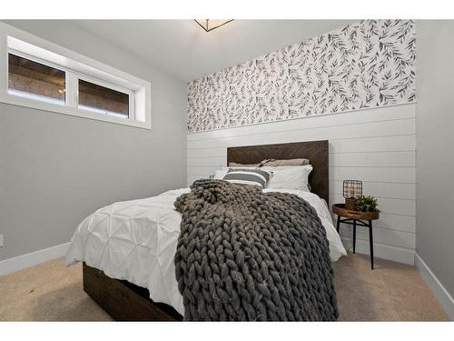 34446 Range Road 21, Rural Red Deer County, AB - Indoor Photo Showing Bedroom