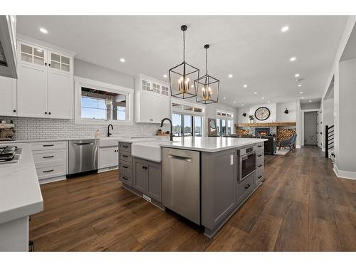 34446 Range Road 21, Rural Red Deer County, AB - Indoor Photo Showing Kitchen With Upgraded Kitchen