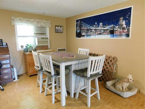 9 151025 Hwy 542, Rural Newell, County Of, AB - Indoor Photo Showing Dining Room