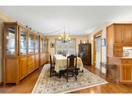 4737 49 Street, Olds, AB - Indoor Photo Showing Dining Room