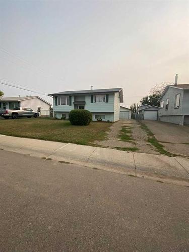 59 Lake Newell Crescent, Brooks, AB - Outdoor