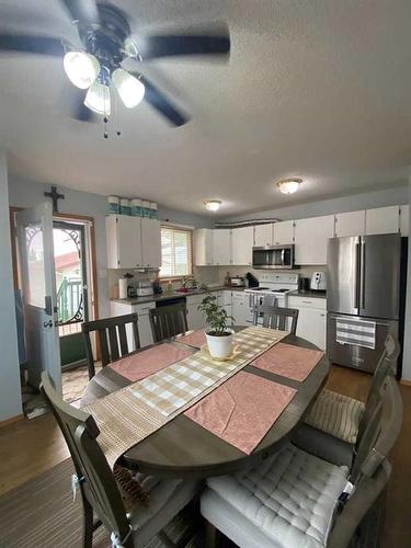 59 Lake Newell Crescent, Brooks, AB - Indoor Photo Showing Dining Room