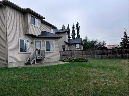 122 Coopers Bay Sw, Airdrie, AB - Outdoor