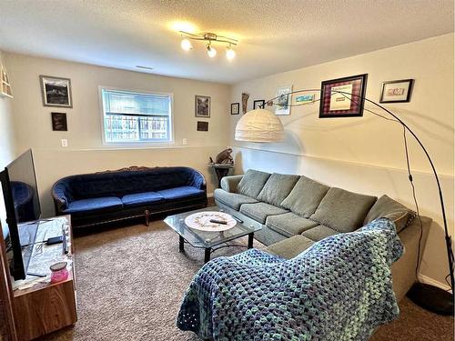 33 Sierra Drive, Olds, AB - Indoor Photo Showing Living Room