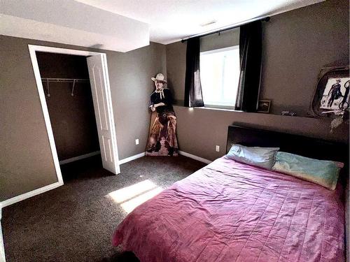 33 Sierra Drive, Olds, AB - Indoor Photo Showing Bedroom