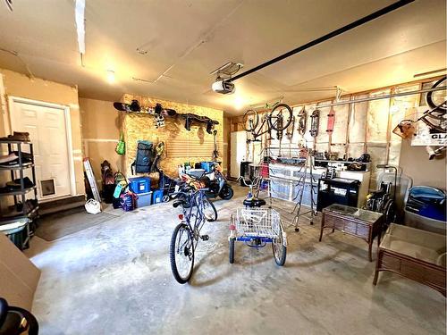 33 Sierra Drive, Olds, AB - Indoor Photo Showing Garage