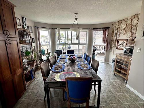 33 Sierra Drive, Olds, AB - Indoor Photo Showing Dining Room