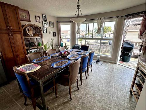 33 Sierra Drive, Olds, AB - Indoor Photo Showing Dining Room