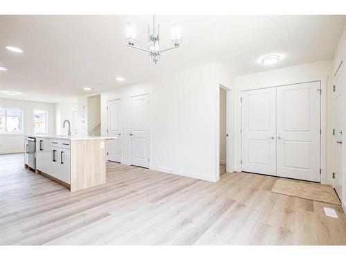 231 16 Street East, Brooks, AB - Indoor Photo Showing Kitchen