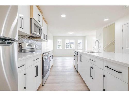 231 16 Street East, Brooks, AB - Indoor Photo Showing Kitchen With Upgraded Kitchen