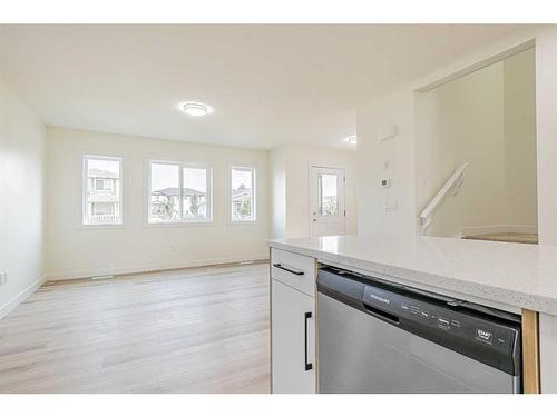 231 16 Street East, Brooks, AB - Indoor Photo Showing Kitchen