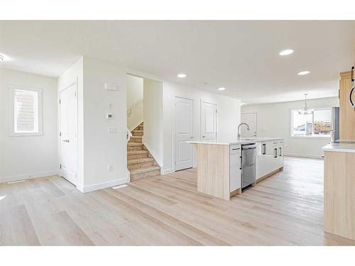 231 16 Street East, Brooks, AB - Indoor Photo Showing Kitchen