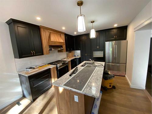 564 5 Street West, Brooks, AB - Indoor Photo Showing Kitchen