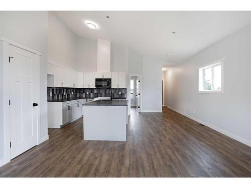 125 Upland Boulevard, Brooks, AB - Indoor Photo Showing Kitchen