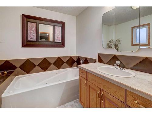 221 13 Street Nw, Drumheller, AB - Indoor Photo Showing Bathroom