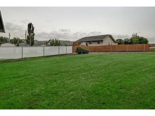 221 13 Street Nw, Drumheller, AB - Outdoor With Backyard