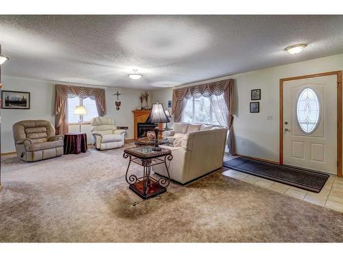 221 13 Street Nw, Drumheller, AB - Indoor