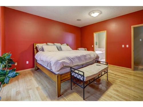 1272 1 Avenue Nw, Drumheller, AB - Indoor Photo Showing Bedroom