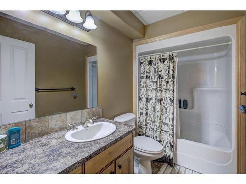 1272 1 Avenue Nw, Drumheller, AB - Indoor Photo Showing Bathroom