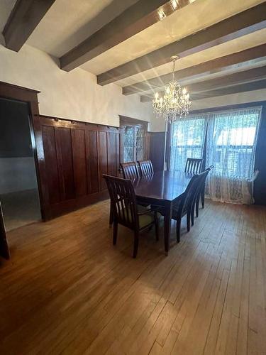 210 4 Avenue East, Hanna, AB - Indoor Photo Showing Dining Room