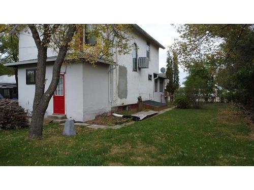 210 4 Avenue East, Hanna, AB - Outdoor