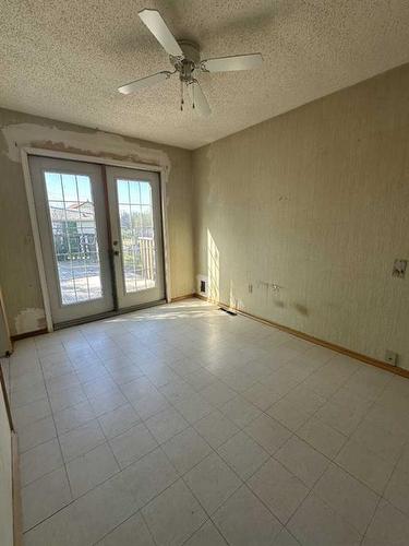 219 4 Avenue South, Youngstown, AB - Indoor Photo Showing Other Room