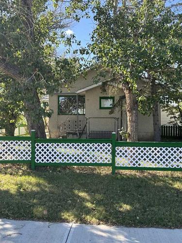 219 4 Avenue South, Youngstown, AB - Outdoor With Deck Patio Veranda