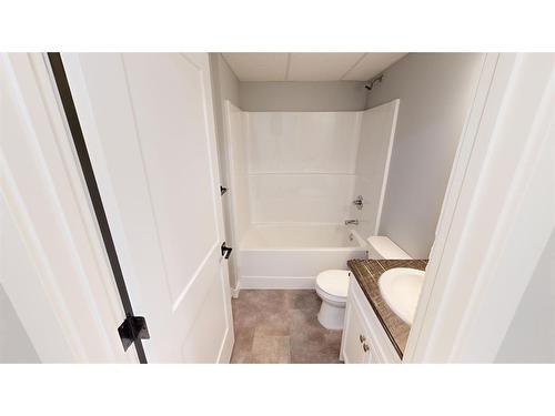 39 Wildrose Crescent, Brooks, AB - Indoor Photo Showing Bathroom