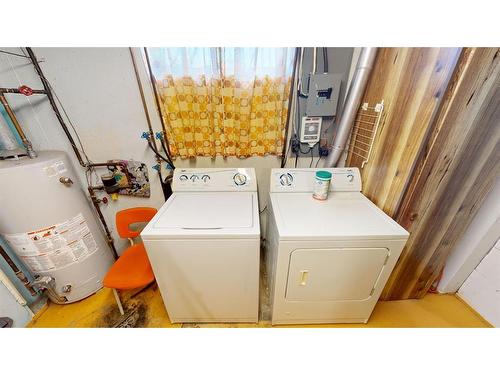 518 4 Avenue, Bassano, AB - Indoor Photo Showing Laundry Room