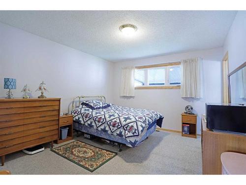 44 Greenbrook Way East, Brooks, AB - Indoor Photo Showing Bedroom