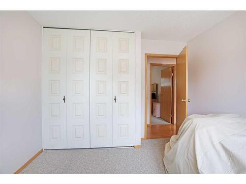 44 Greenbrook Way East, Brooks, AB - Indoor Photo Showing Bedroom