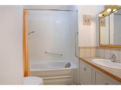 44 Greenbrook Way East, Brooks, AB - Indoor Photo Showing Bathroom