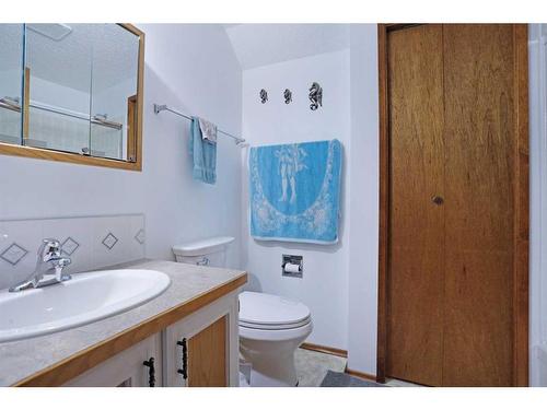 44 Greenbrook Way East, Brooks, AB - Indoor Photo Showing Bathroom