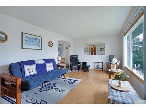 44 Greenbrook Way East, Brooks, AB - Indoor Photo Showing Living Room